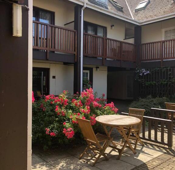 شقة غرفة نوم واحدة بالطابق الأرضى, Galwad Y Mor