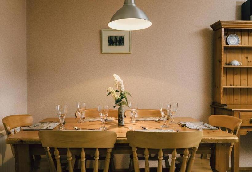 شقة غرفة نوم واحدة مزودة بشُرفة, Galwad Y Mor