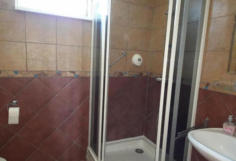 带阳台标准四人间, Demizson Panzio