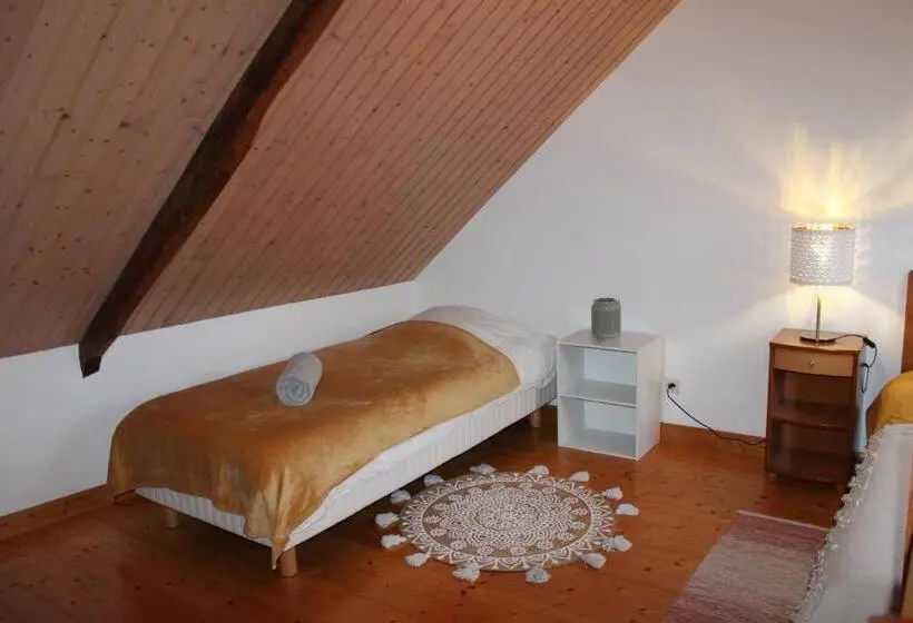 スタンダードトリプルルーム, Gîtes Chez L Habitant La Touche D En Bas