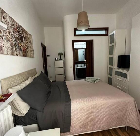 标准间, Mediterraneo Travel