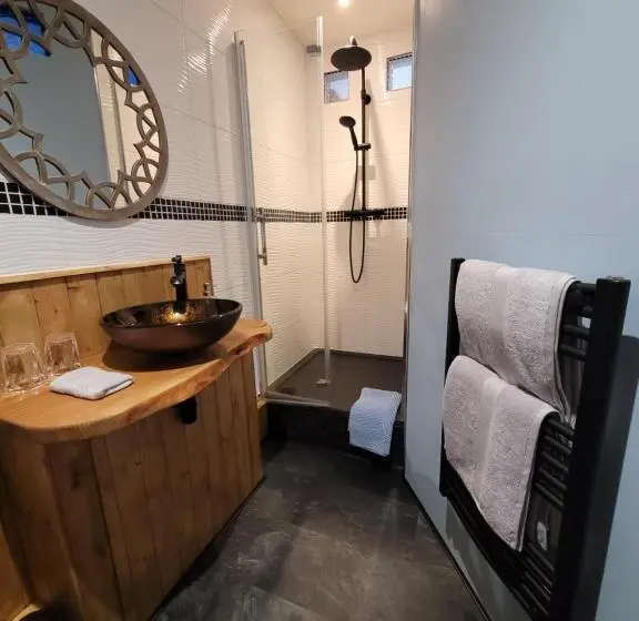 キングサイズベッドのデラックスルーム, Hideaway Escapes, Farmhouse B&b & Holiday Home, Ideal Family Stay Or Romantic Break, Friendly Animal