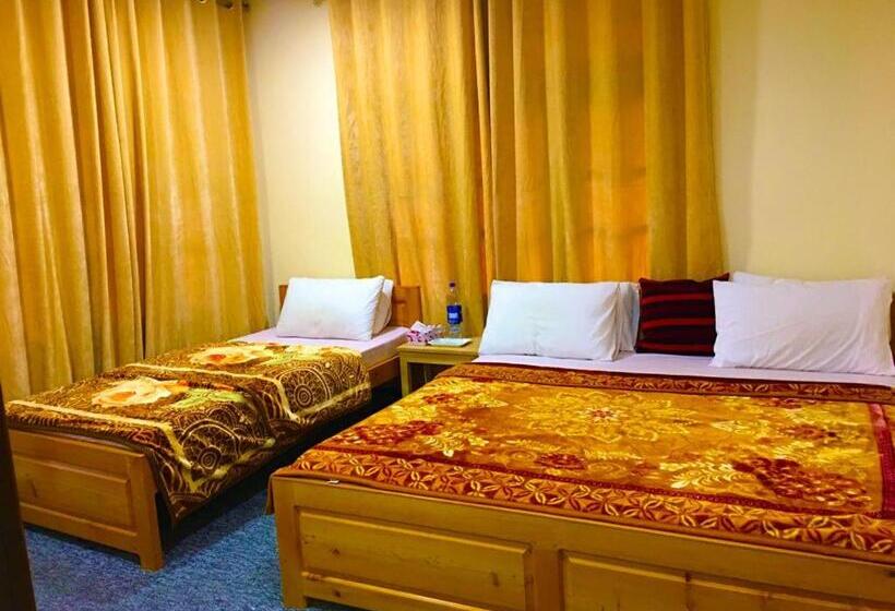 اتاق خانوادگی با چشم‌انداز باغ, Chitral Inn Resort