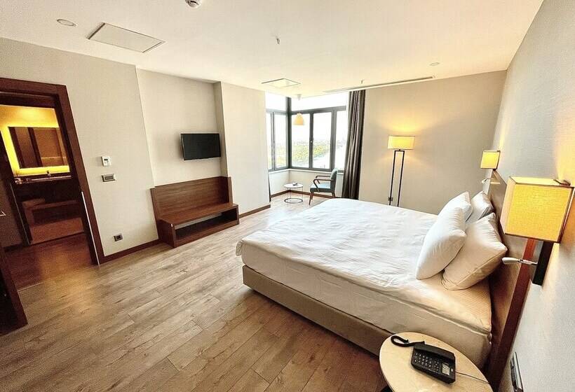 سوییت, Türkmen Riverside Hotel Adana