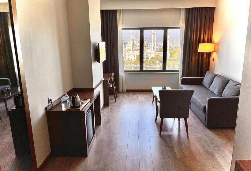 سوییت, Türkmen Riverside Hotel Adana
