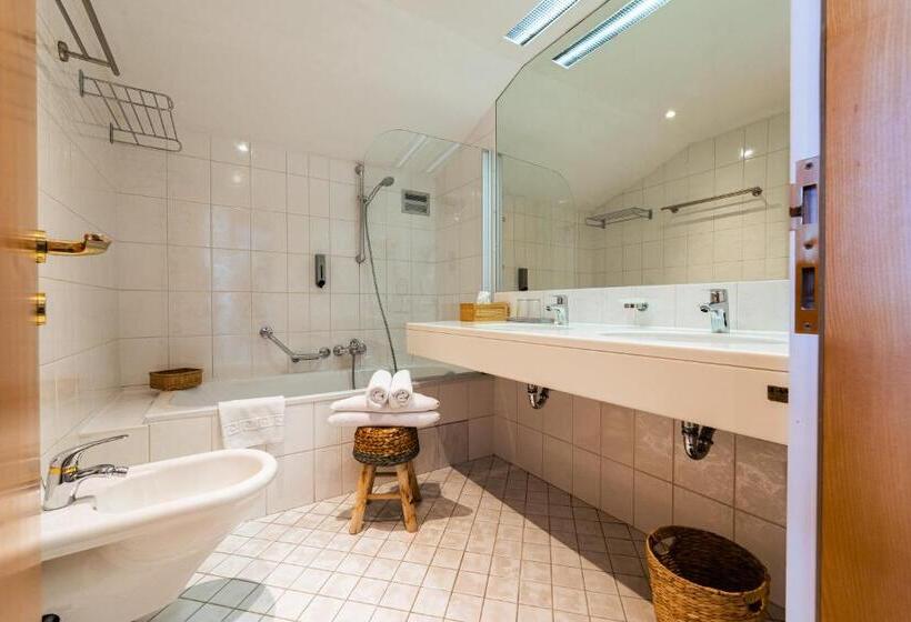 סוויטה עם מרפסת, Boutique Hotel Olympia