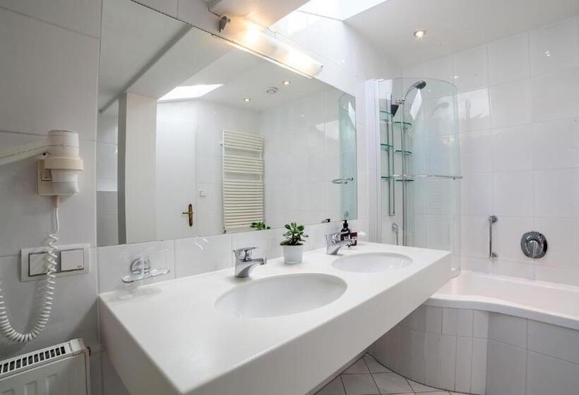 חדר סטנדרט עם מרפסת, Boutique Hotel Olympia