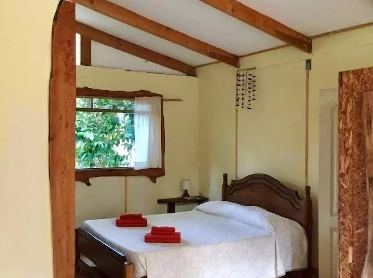 اتاق استاندارد سه نفره, Cabañas Moenga