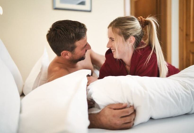 חדר קומפורט לשלושה, Die Arlbergerin   Limitless Escapes