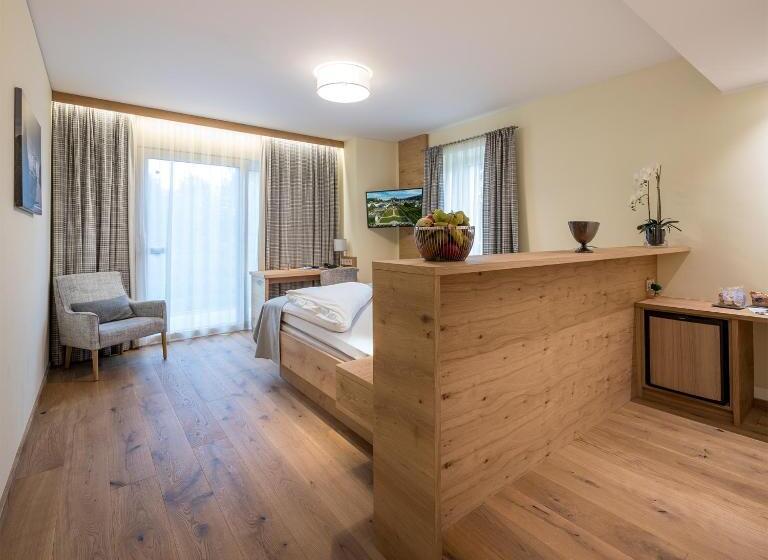 اتاق لوکس, Frauenschuh Garni