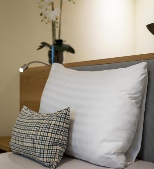 اتاق لوکس, Frauenschuh Garni