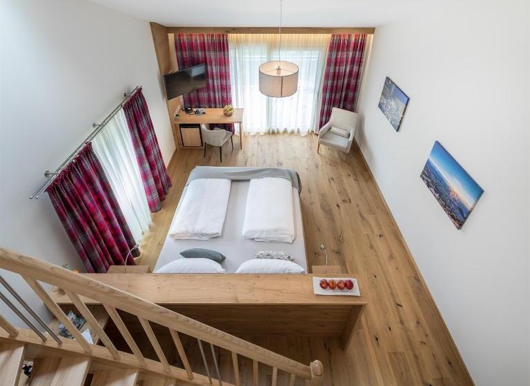 اتاق لوکس خانوادگی, Frauenschuh Garni