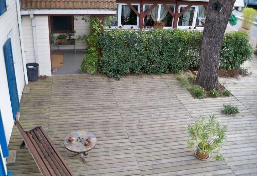 غرفة عائلية, Ad Cyber Hôtel