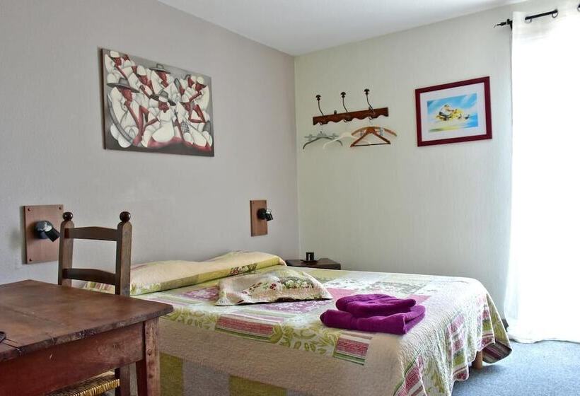 Quarto Estandar, Ad Cyber Hôtel