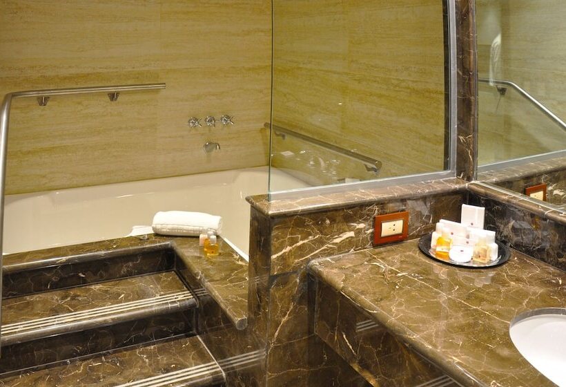 غرفة ديلوكس, Amérian Hotel Casino Carlos V