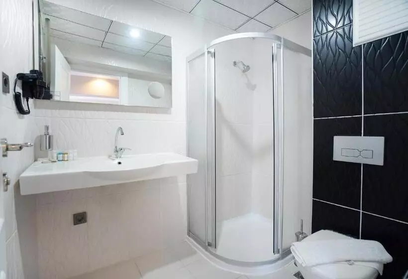 Economy Room