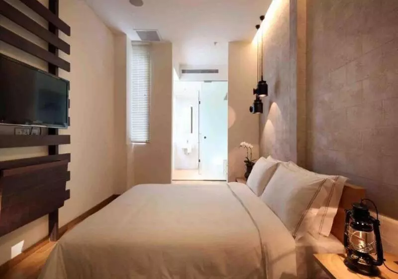Deluxe Room, Clover 769 North Bridge Road