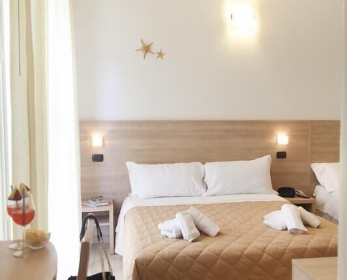 スタンダードトリプルルーム, Costazzurra