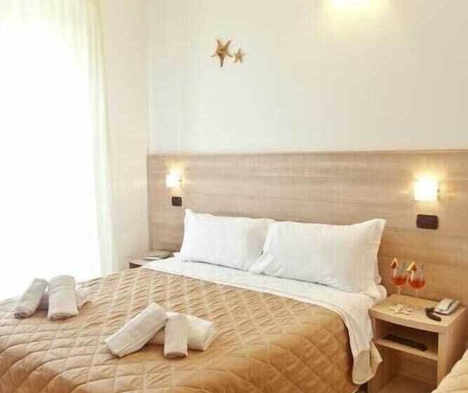 スタンダードトリプルルーム, Costazzurra