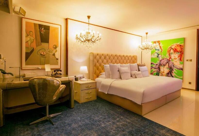 Люкс, Eclat Beijing