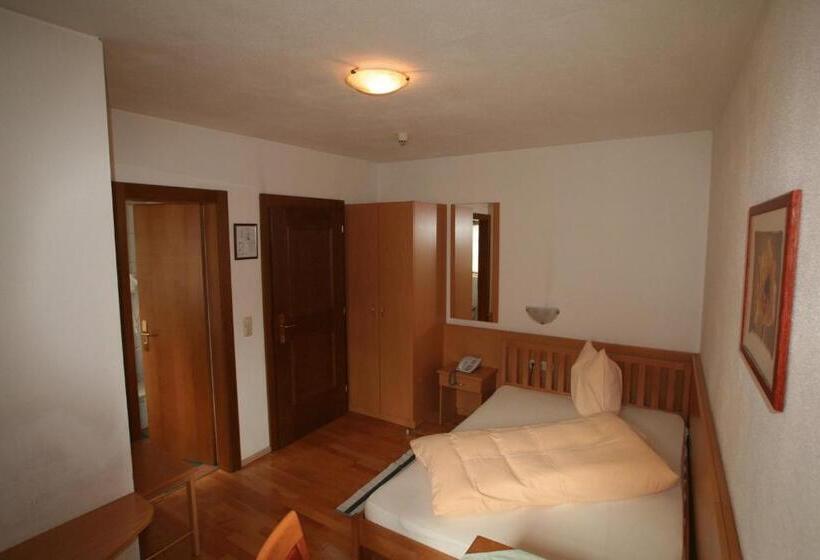 标准单人间, Engl