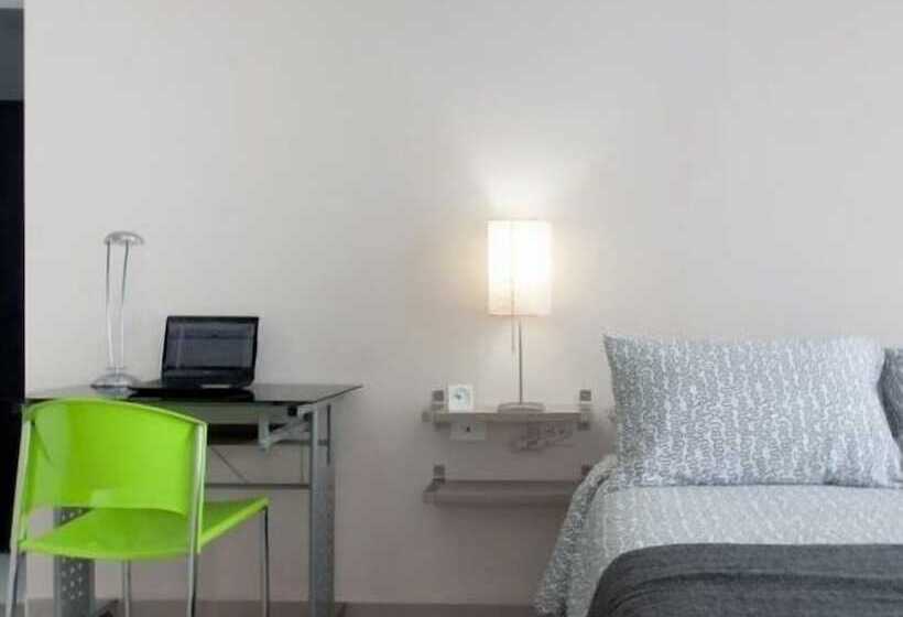 Апартаменты 1 Спальня, Golden House