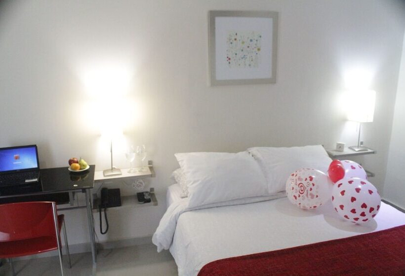 Апартаменты 1 Спальня, Golden House