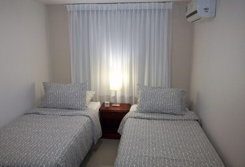 Апартаменты 1 Спальня, Golden House