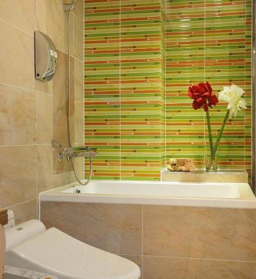 اتاق لوکس, Nagahiro