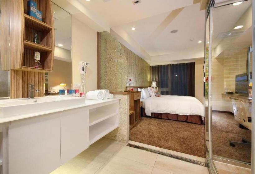 اتاق لوکس, Nagahiro