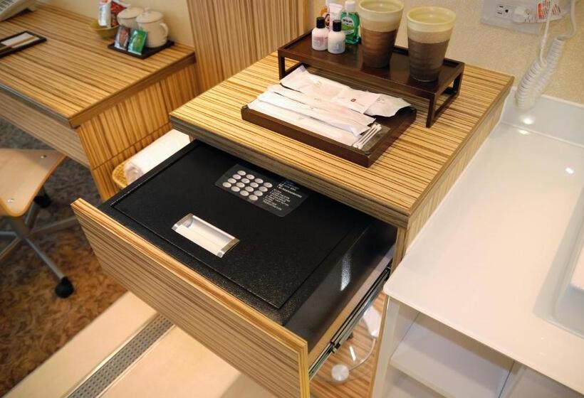 اتاق لوکس, Nagahiro