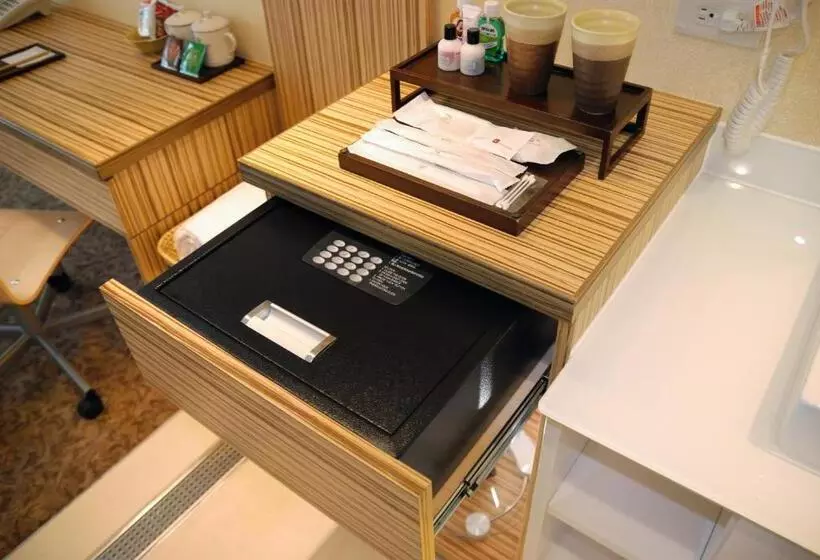 اتاق لوکس, Nagahiro