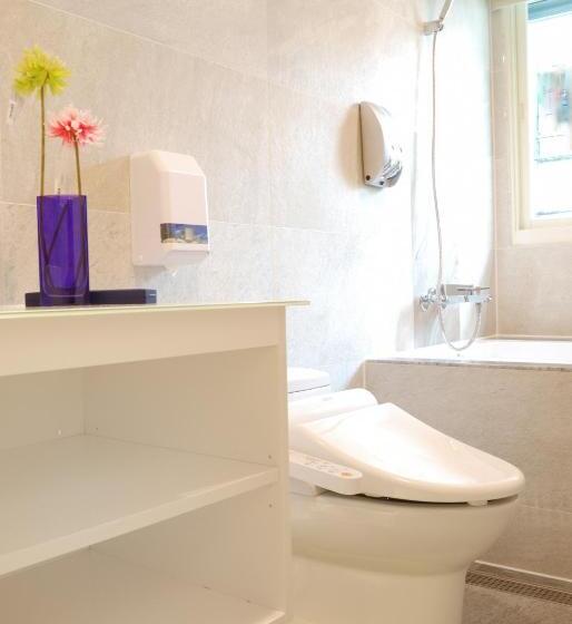 اتاق لوکس, Nagahiro