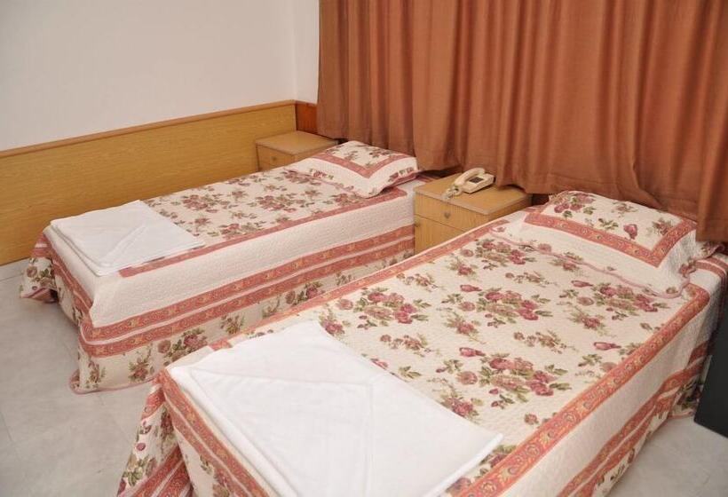 חדר סטנדרט לשלושה עם נוף לבריכה, Kleopatra Beach Yildiz