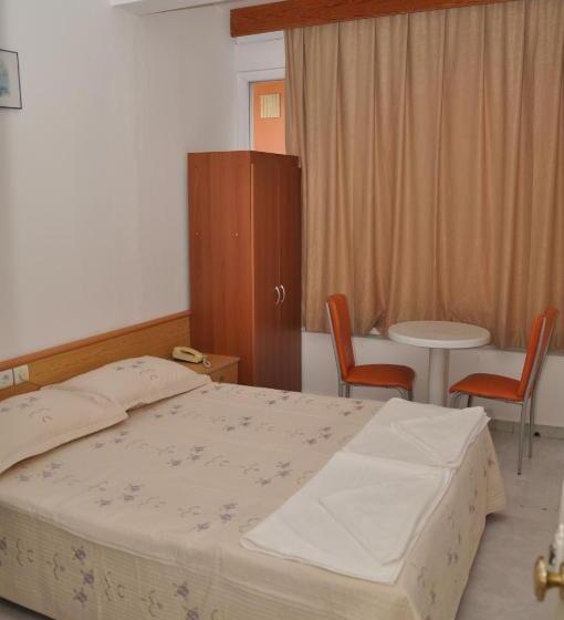 חדר סטנדרט לשלושה עם נוף לבריכה, Kleopatra Beach Yildiz