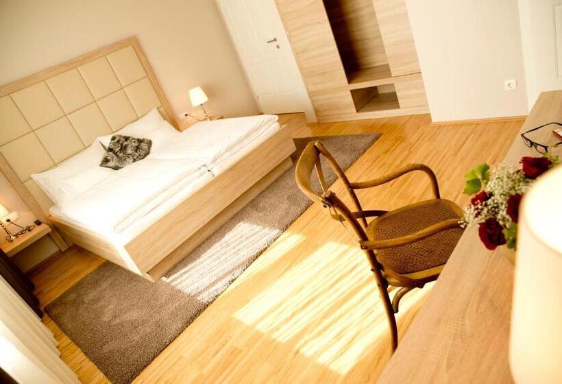 标准间, Pfeiler S Bürgerstüberl