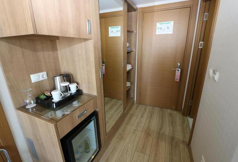 اتاق لوکس با چشم‌انداز دریا, Anemon Kent Trabzon Otel