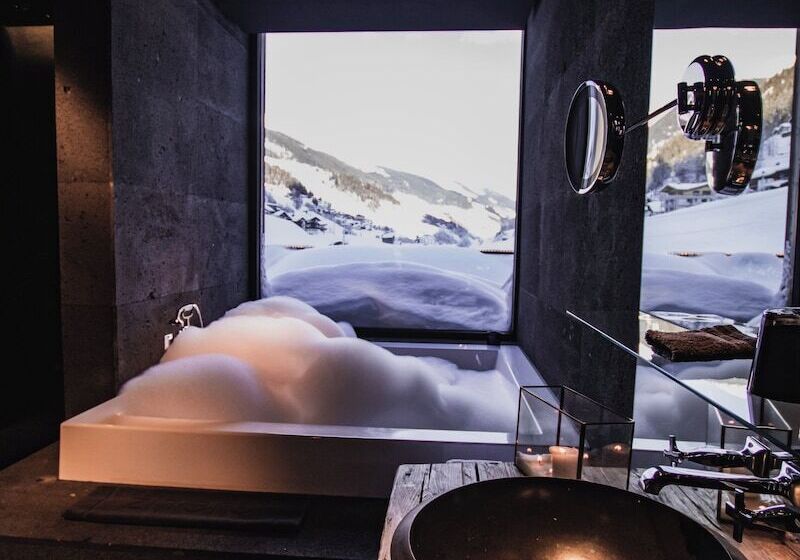 جناح رئاسى, Zhero – Ischgl/kappl