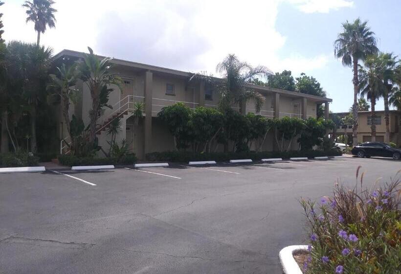 Family Suite, Turtle Crawl Inn  Longboat Key