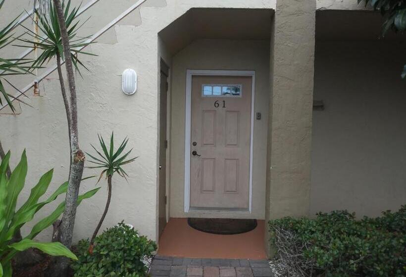 جناح عائلي, Turtle Crawl Inn  Longboat Key