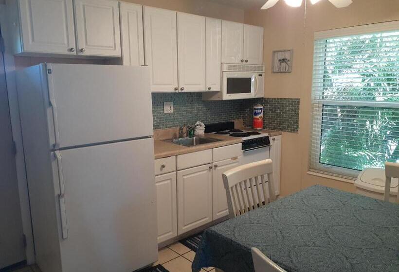 غرفة عائلية, Turtle Crawl Inn  Longboat Key