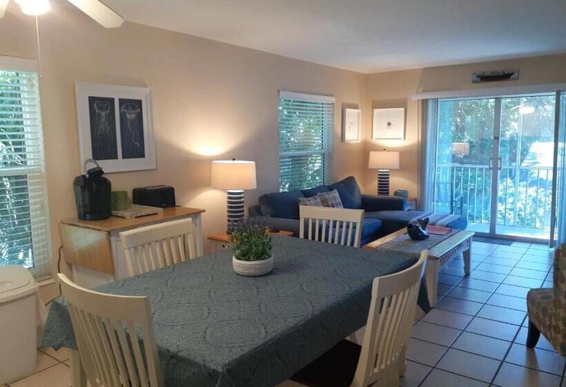 חדר משפחתי, Turtle Crawl Inn  Longboat Key