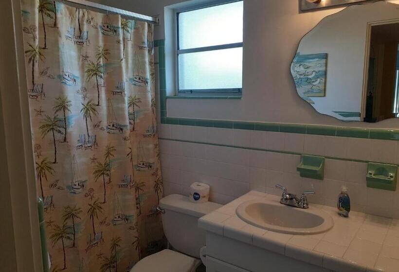 غرفة عائلية, Turtle Crawl Inn  Longboat Key