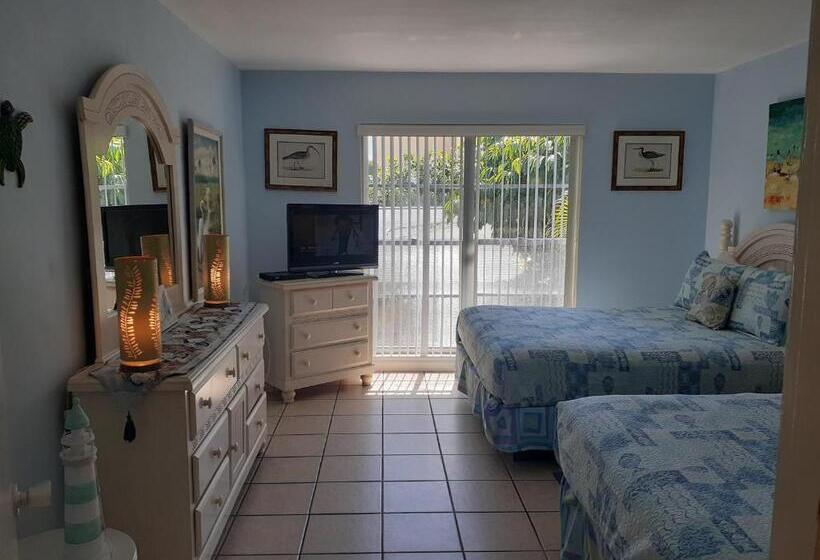 غرفة عائلية, Turtle Crawl Inn  Longboat Key