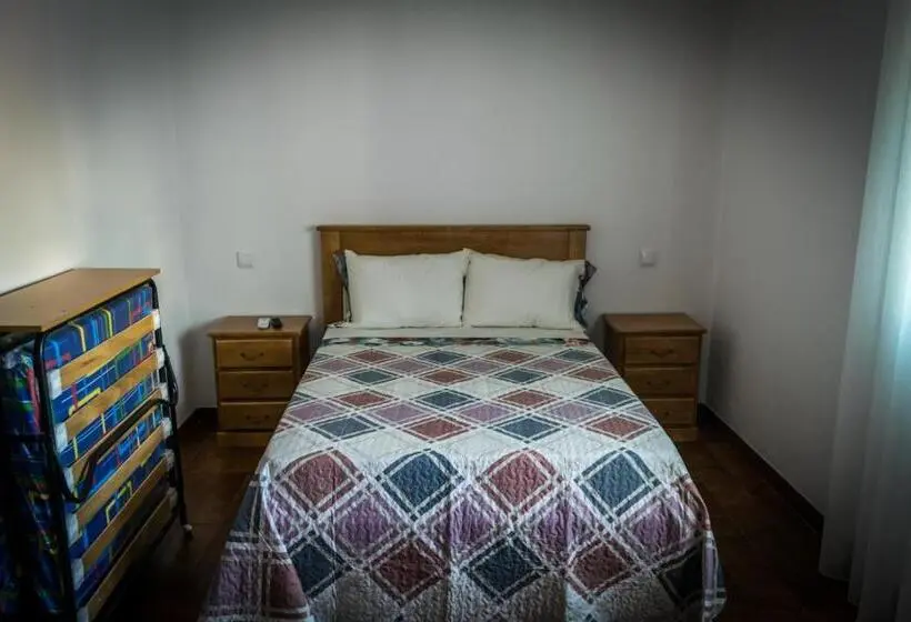 Basic-huone, Hostel Encostas Do Douro
