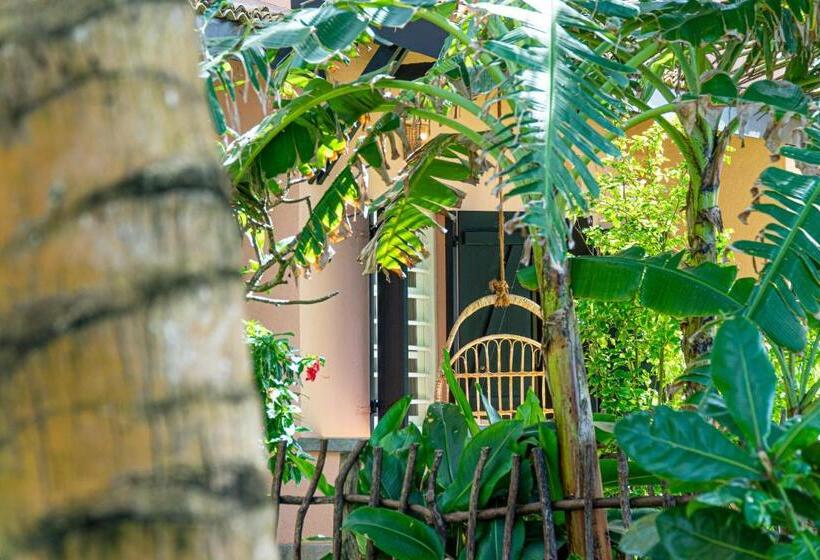 디럭스 룸 바다 전망, The Slow Vegan