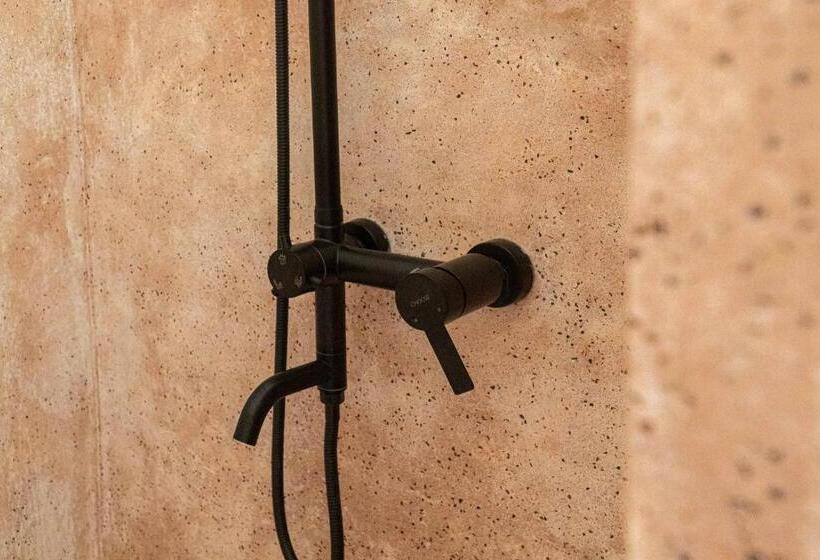 패밀리 룸 바다 전망, The Slow Vegan