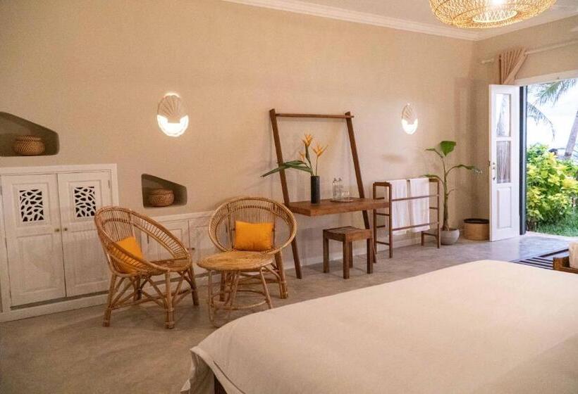 패밀리 룸 바다 전망, The Slow Vegan