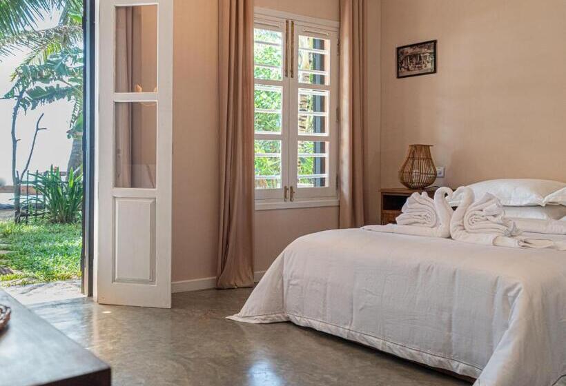 패밀리 룸 바다 전망, The Slow Vegan