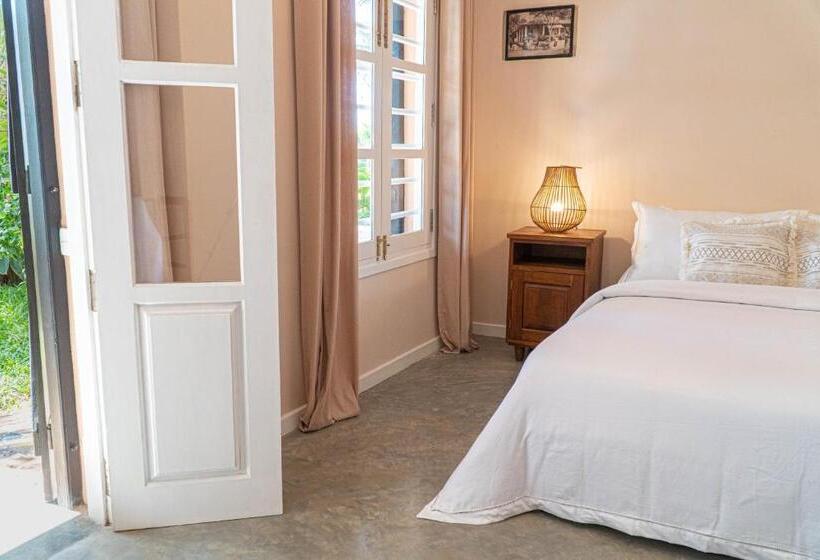 패밀리 룸 바다 전망, The Slow Vegan